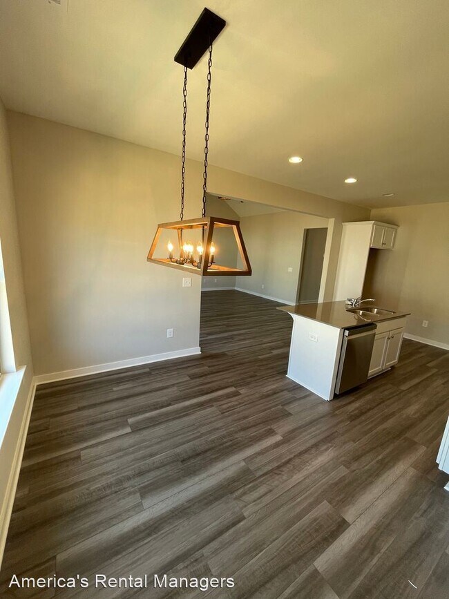 Building Photo - 4 br, 2 bath House - 2138 Sullivan Drive