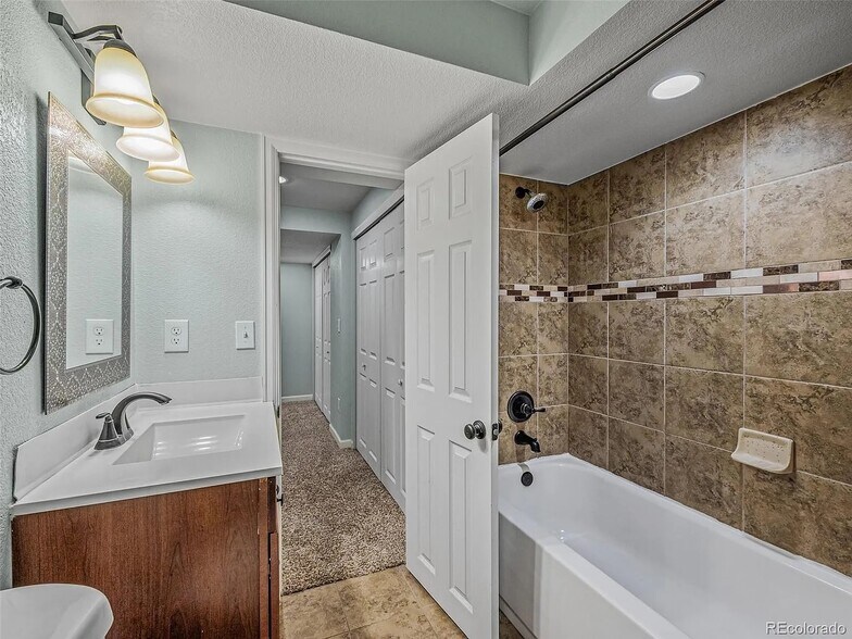 Building Photo - 1018 9th St