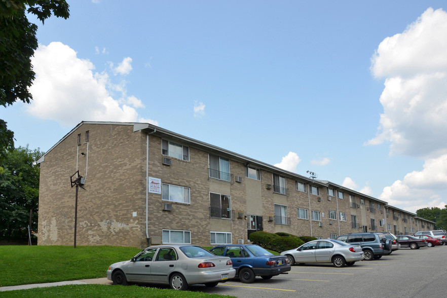 6060 Crescentville Rd