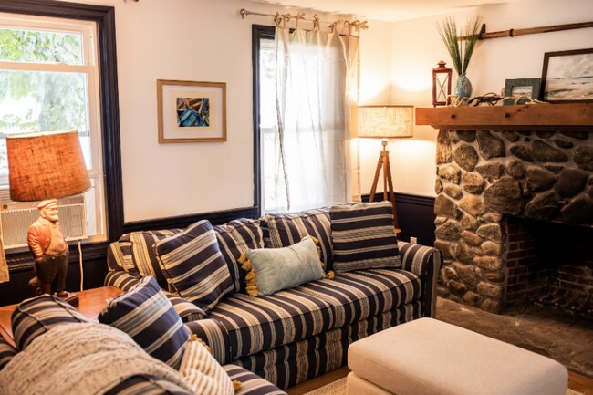 Building Photo - 431 Winnacunnet Rd