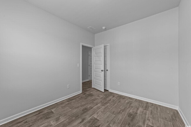 Building Photo - 136 Talladega Dr