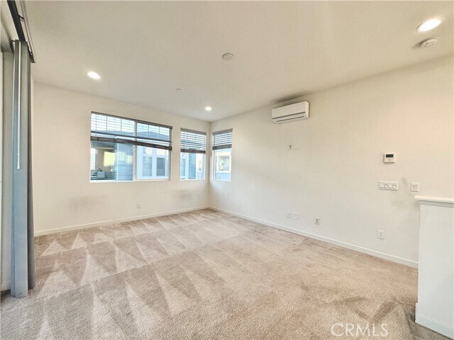 Building Photo - 160 Stage
