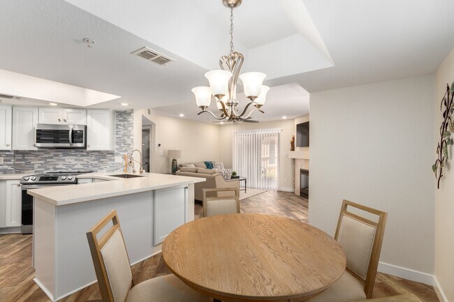 Building Photo - 9795 N 93rd Way