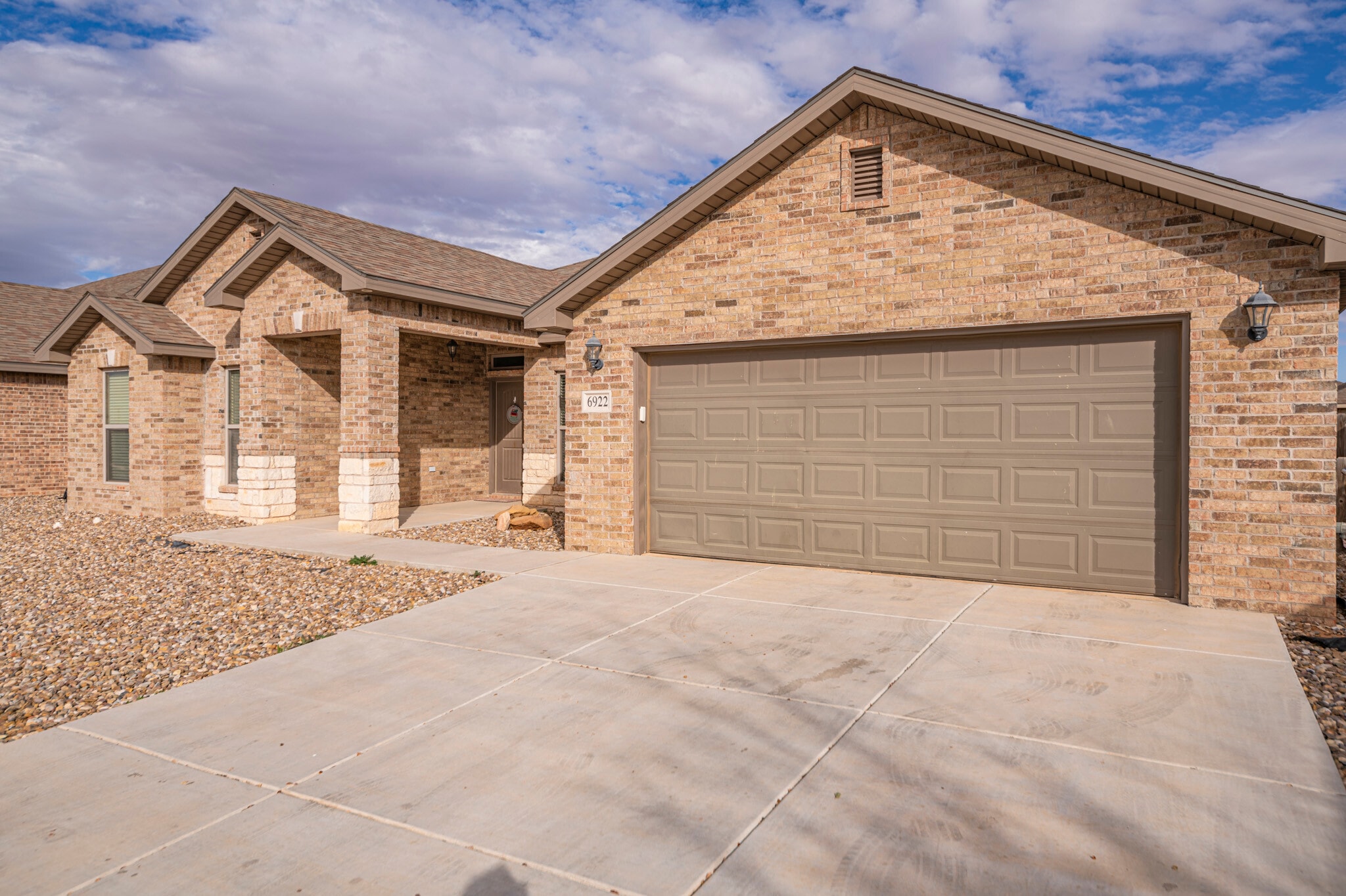 Building Photo - 6922 Ranch Hand Dr