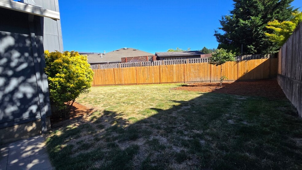 Building Photo - 13938 SW Crist Ct