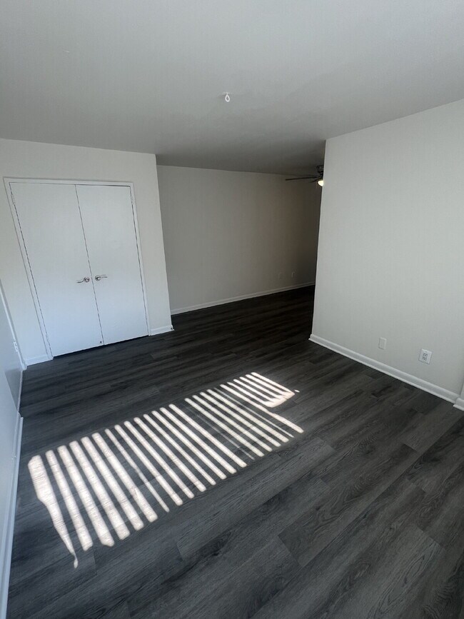 Building Photo - Charming 1 Bedroom Apartment in Woodbridge...