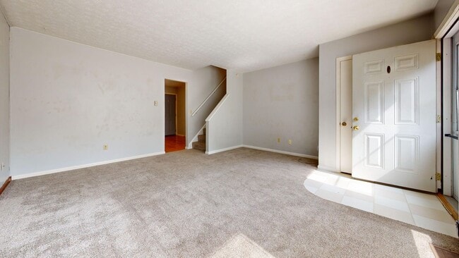Building Photo - 644-646-646 Sequoia Ln