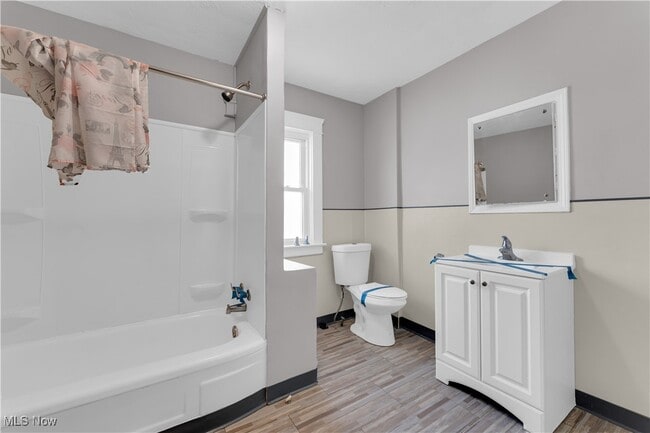 Building Photo - 788 E 156th St