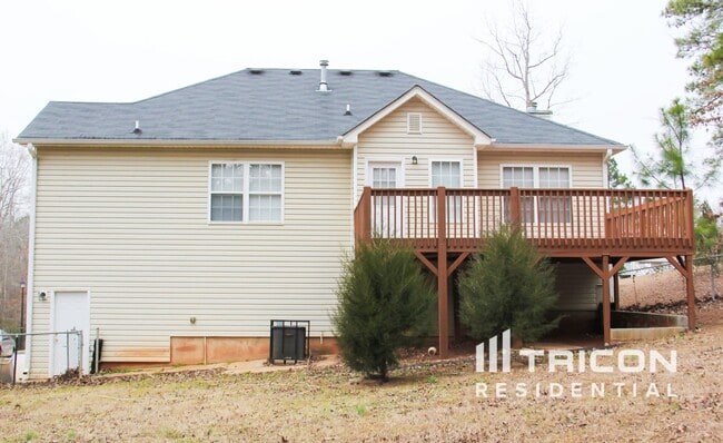 Building Photo - 1800 Cedar Hill