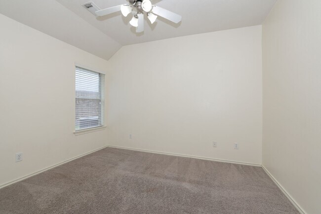 Building Photo - 7 N Regan Mead Cir