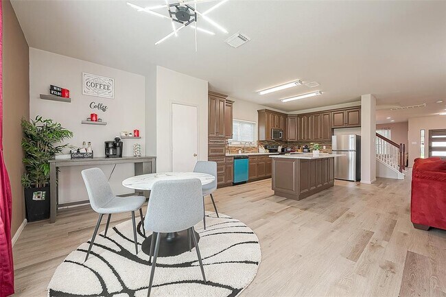 Building Photo - 3042 Crestbrook Bend Ln