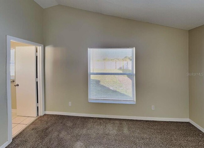 Building Photo - 605 Beverly Dr