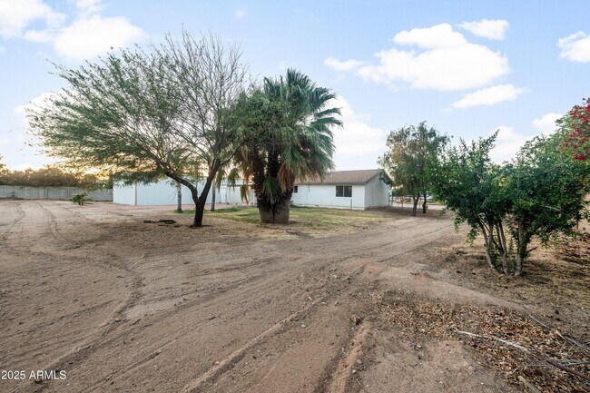 Building Photo - 17707 E Karsten Dr