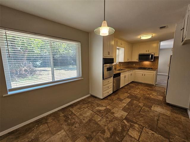 Building Photo - 609 Canyon Ridge Dr