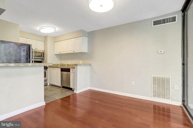Building Photo - 4 S Van Dorn St