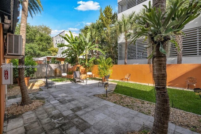 Building Photo - 1033 NW 6th St