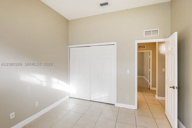 Building Photo - 5221 SW 141st Ave