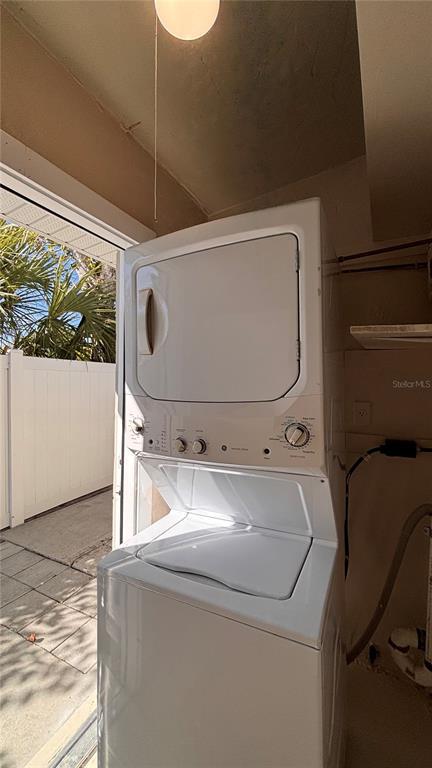 Building Photo - 21543 Kenyon Ave