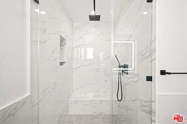 Building Photo - 1959-1952 Preuss Rd