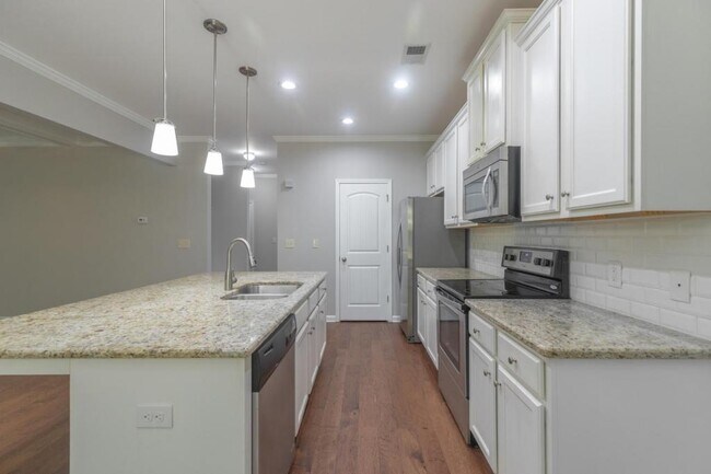 Building Photo - 5046 Apple Grove Rd NE