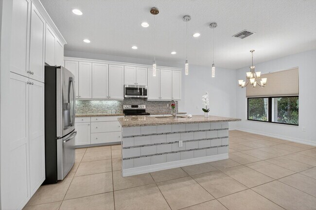 Building Photo - 8101 Ironstone Dr