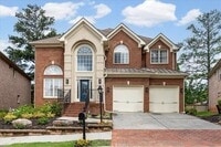 Building Photo - 350 Wembley Cir