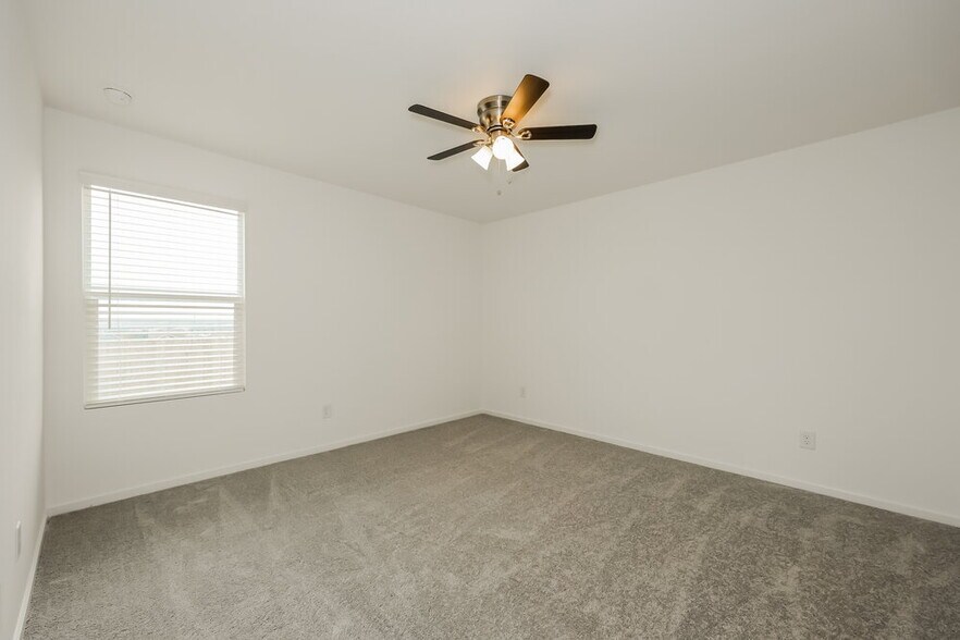 Building Photo - 10701 Revolver Dr