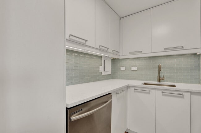 Building Photo - 2800 N Flagler Dr