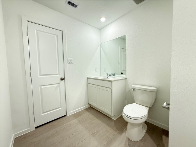 Building Photo - 16802 Old Wagon Wy