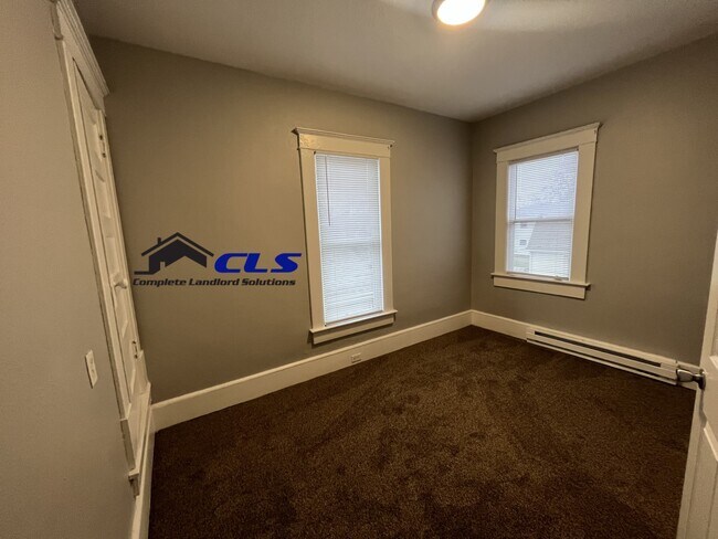 Building Photo - 1616 S 4th St