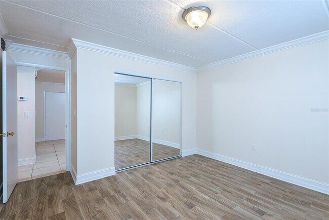 Building Photo - 5221 Bayshore Blvd