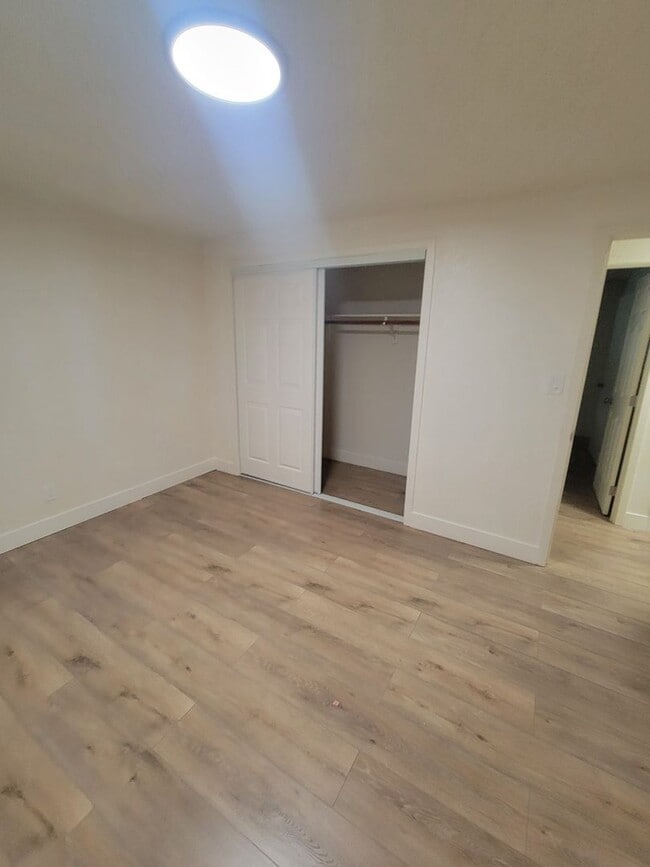 Building Photo - 3 bed/2 bath