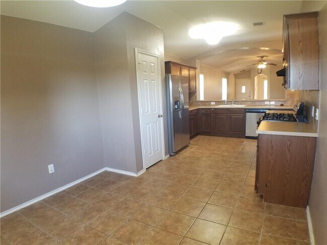 Building Photo - 2488 Green Meadows Ln