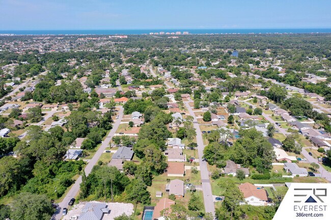 Building Photo - 15 Firtree Ln