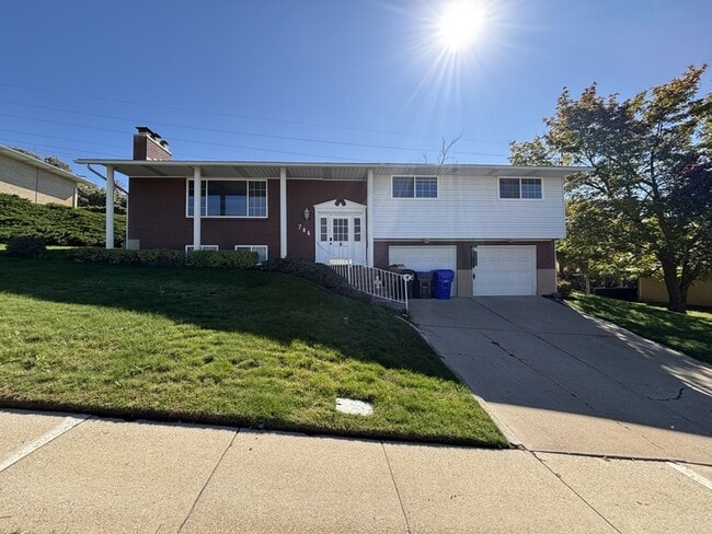 Primary Photo - 786 San Simeon Way