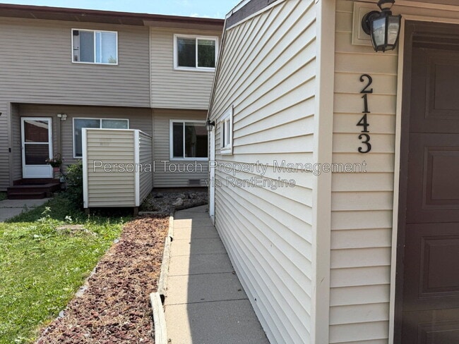 Building Photo - 2143 2nd Ave E