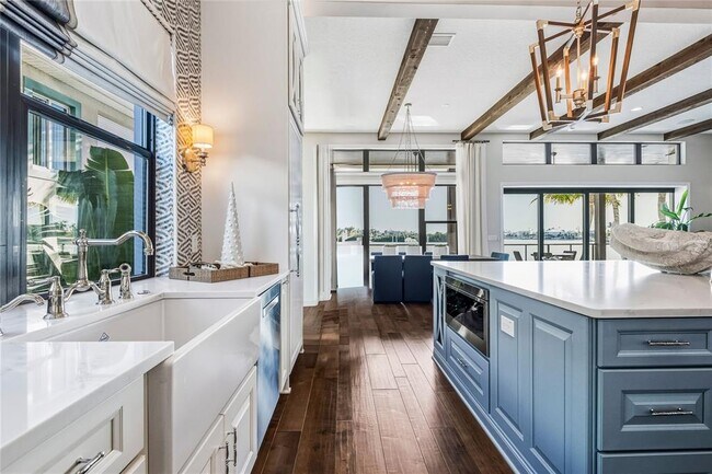 Building Photo - 459 20th Ave