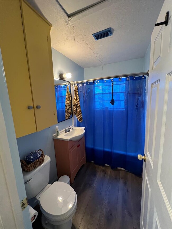 Building Photo - 5112 Martin Ave