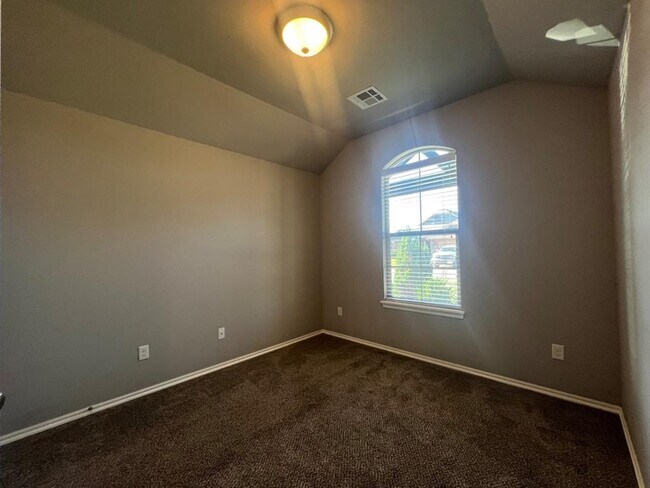 Building Photo - 8722 SW 40th Ter