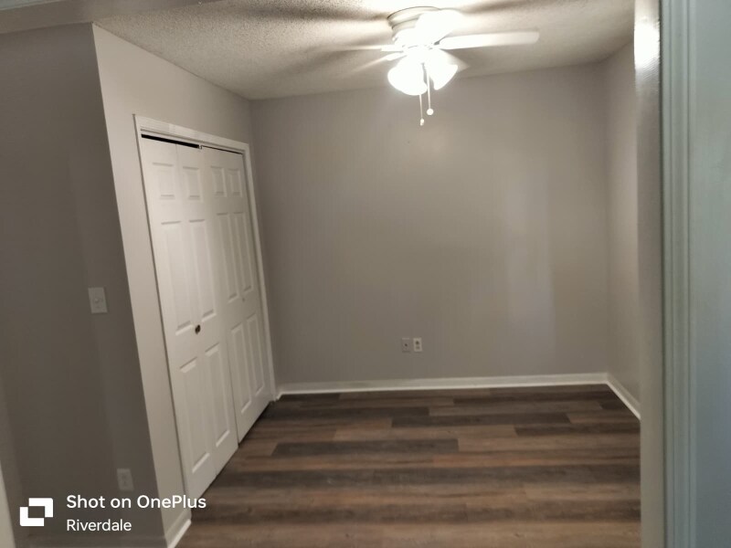Building Photo - 1 Woodlake Dr