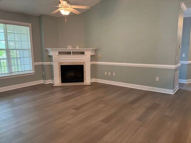 Building Photo - 89 Gallery Dr