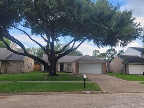 Building Photo - 22715 Braken Manor Ln