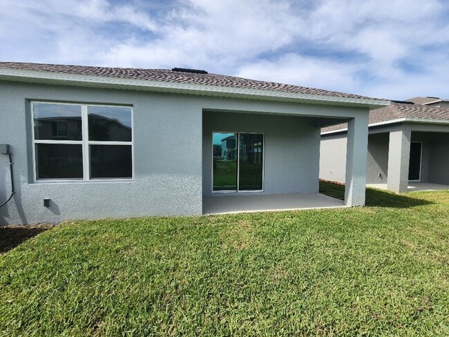 Building Photo - Great new Venetian Bay 3/2/2