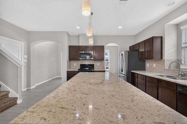 Building Photo - 6915 Rosemont Ct