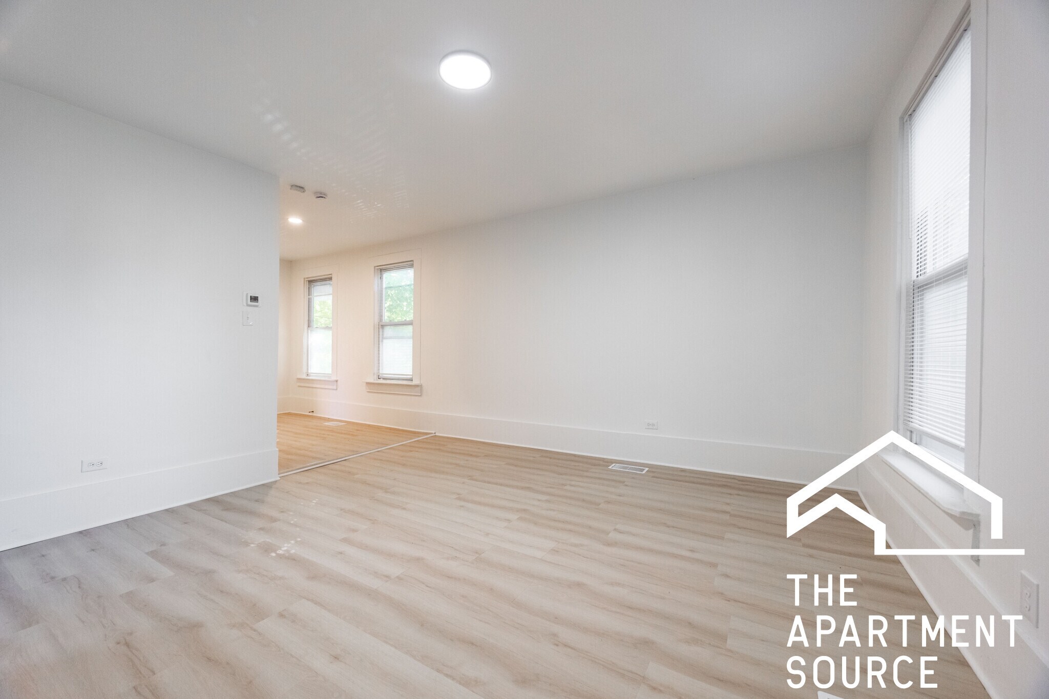 Building Photo - 2301 N Leavitt St