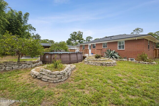 Building Photo - 8056 Catawba Dr