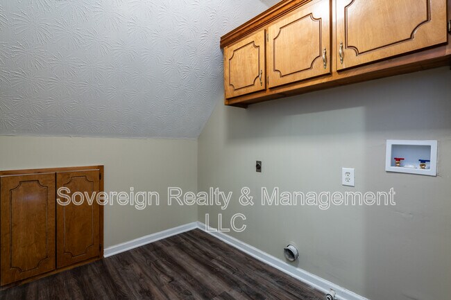 Building Photo - 3213 Southridge