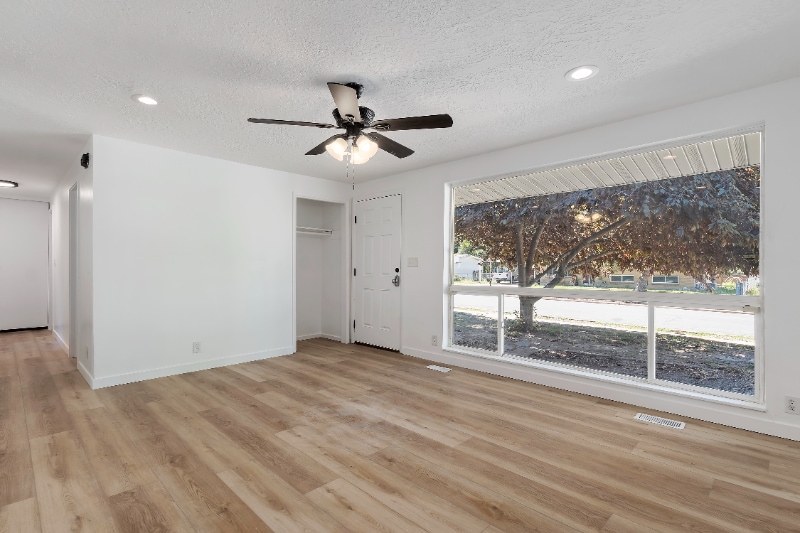 Building Photo - 7 E Diamond St