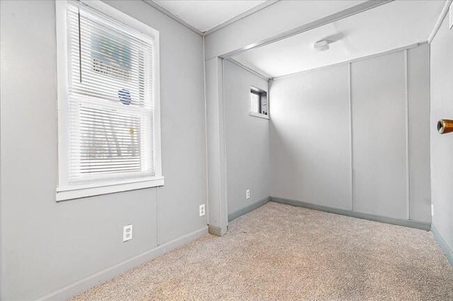 Building Photo - 2609 Maplewood Ave