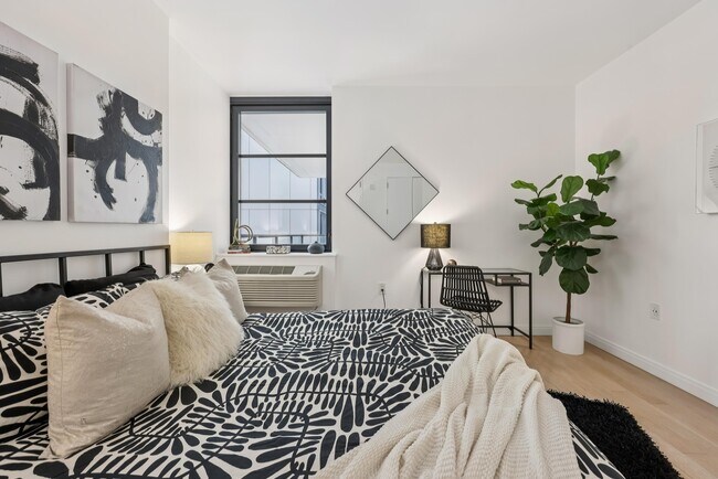 Building Photo - 160 1st St